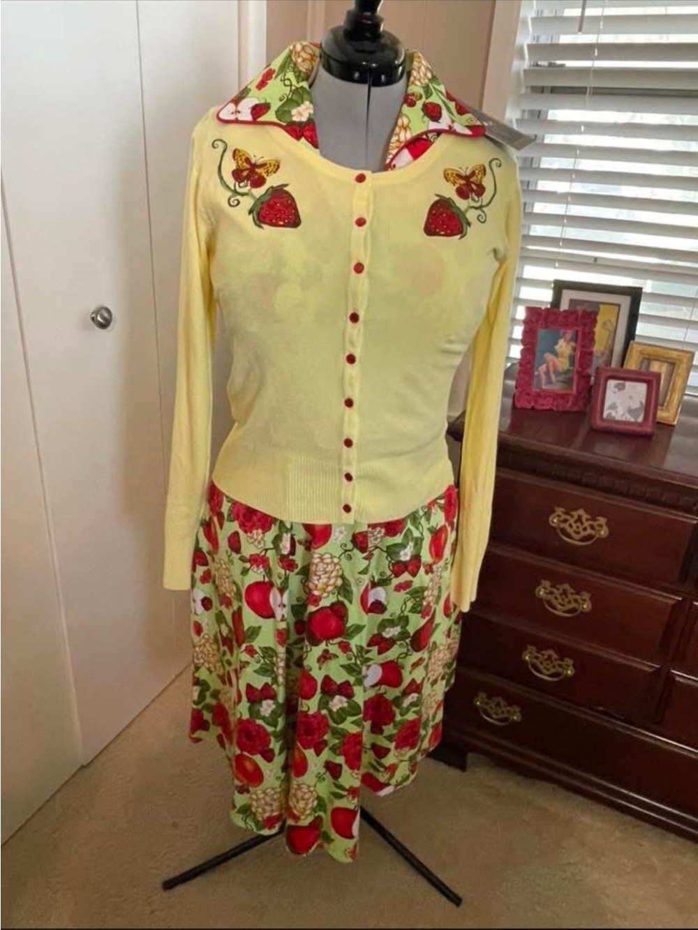 SOLD Read Description Voodoo Vixen Size L set